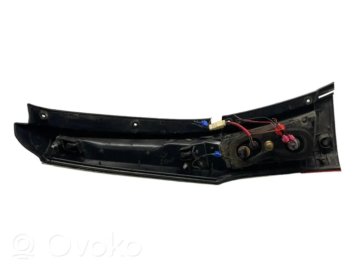 Mitsubishi Grandis Luci posteriori 22087642