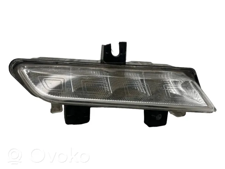 Renault Clio IV LED-päiväajovalo 266003864R