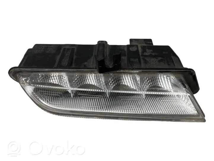 Renault Clio IV Faro diurno con luce led 266003864R