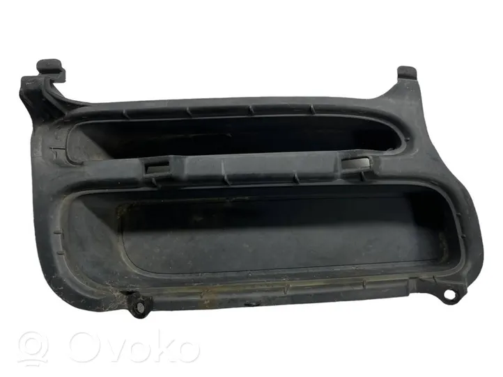 Toyota Avensis T250 Etupuskurin alempi jäähdytinsäleikkö 5212705010