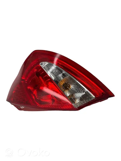 Ford Fiesta Luz trasera/de freno 8A6113404A