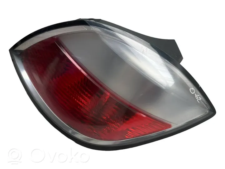 Opel Astra H Lampa tylna 24451837