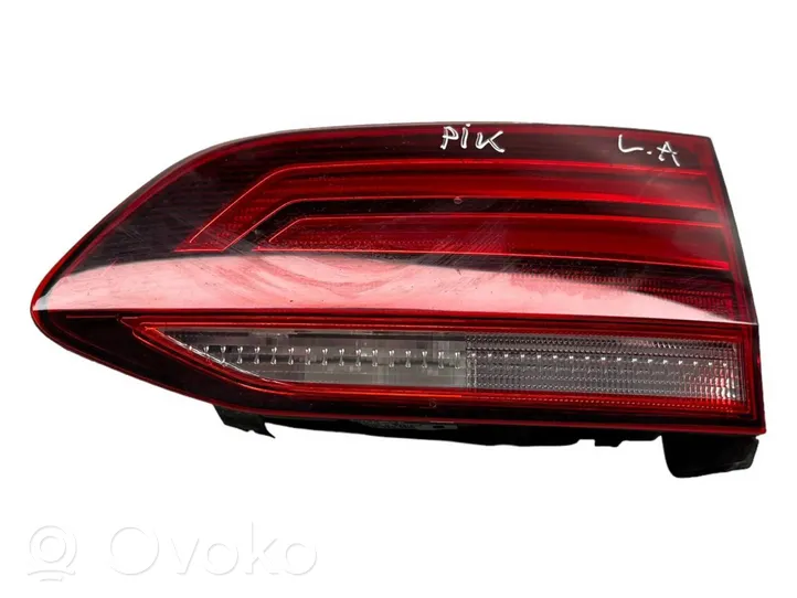 Volkswagen Golf VII Lampy tylnej klapy bagażnika 5G9945094H