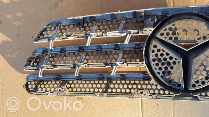 Mercedes-Benz ML W163 Grille de calandre avant 1638800985