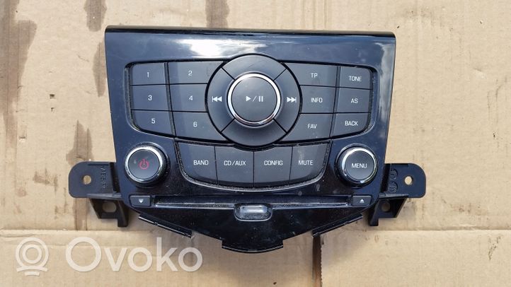 Chevrolet Cruze Radio / CD-Player / DVD-Player / Navigation 96948426