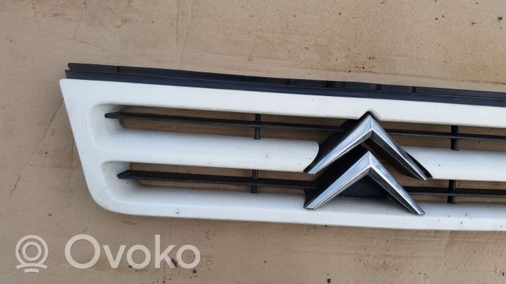 Citroen Jumper Grille calandre supérieure de pare-chocs avant 1304699070