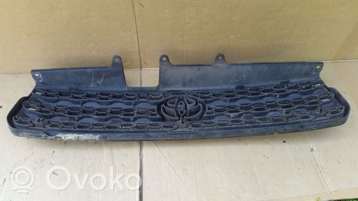 Toyota RAV 4 (XA20) Grille calandre supérieure de pare-chocs avant 68419818