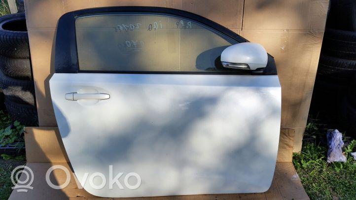 Toyota iQ Ovi (2-ovinen coupe) 