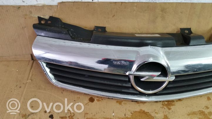 Opel Vectra B Grille de calandre avant 13157590