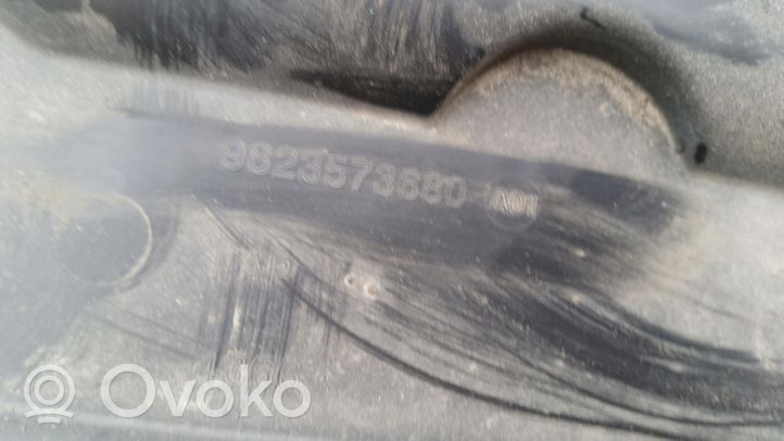 Peugeot 208 Osłona tylna podwozia 9823573680