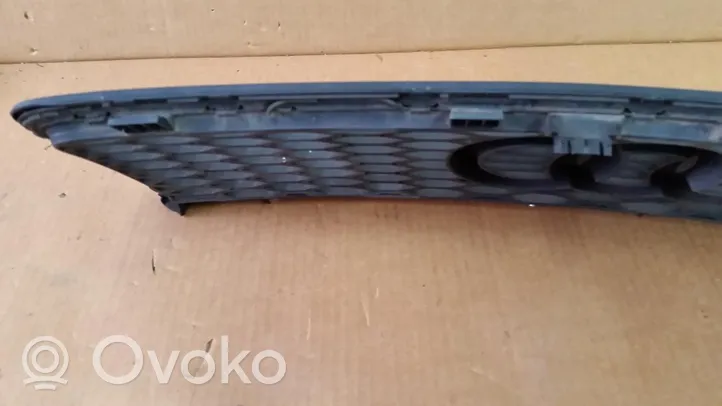 Audi RS6 C5 Grille de calandre avant 4B3853651G