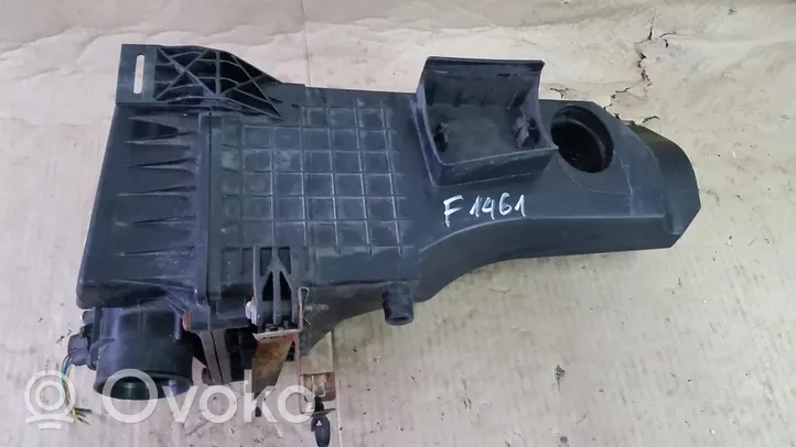 Ford Fiesta Caja del filtro de aire 8V21-9600-AG