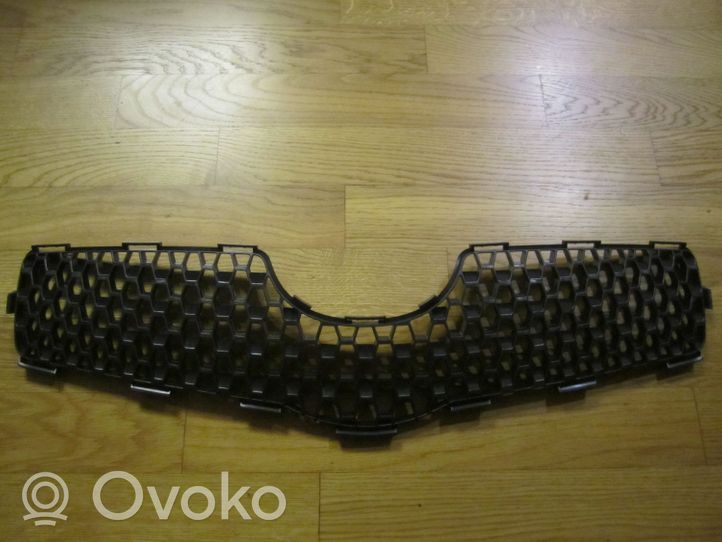 Toyota Yaris Grille calandre supérieure de pare-chocs avant 