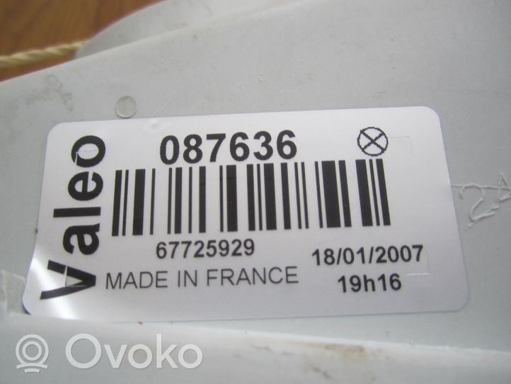 Nissan Serena Faro/fanale 087636