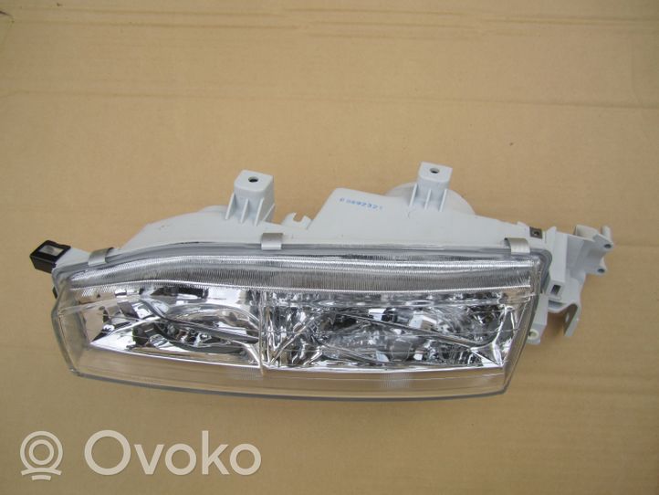 Honda Accord Lampa przednia 