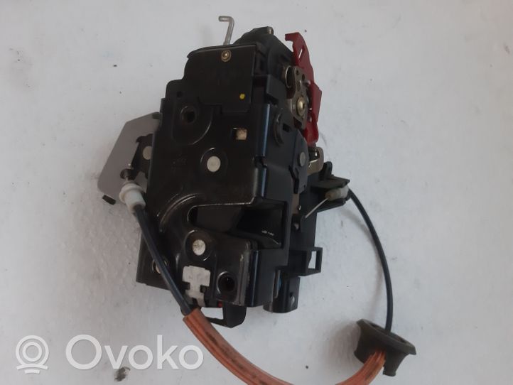 Audi A4 S4 B6 8E 8H Etuoven lukko 4B0839015D