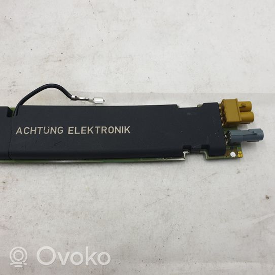 Volkswagen Phaeton Aerial antenna amplifier 3D0035225AR