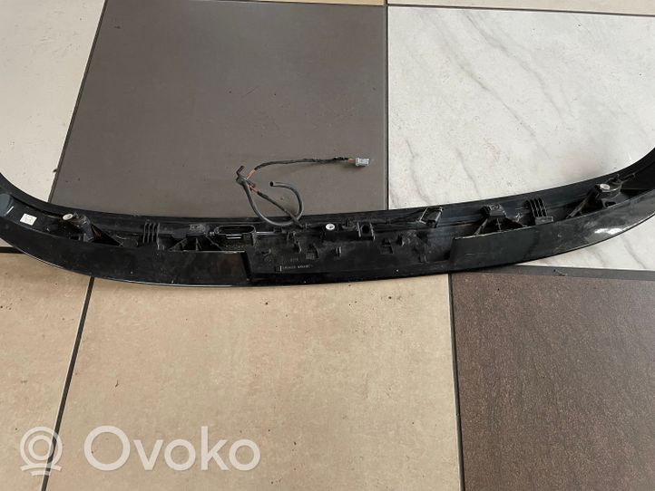 Citroen C4 II Spoiler tylnej szyby klapy bagażnika 96882677XT