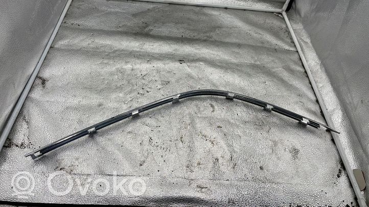 BMW 5 E39 Moldura embellecedora del guardabarros trasero 51118226556