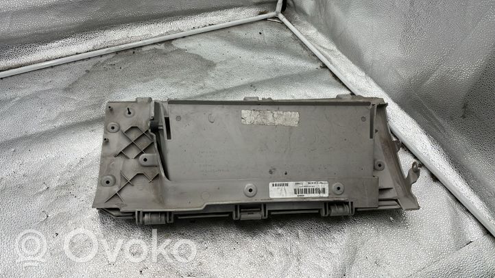 Chrysler Voyager Hansikaslokero L0133403