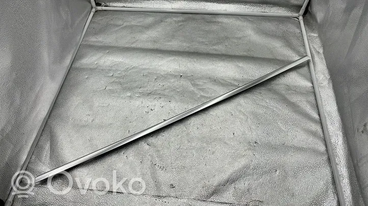 Volvo XC60 Rivestimento modanatura del vetro della portiera posteriore 