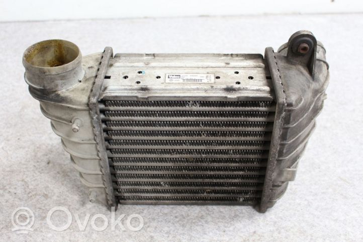 Audi TT Mk1 Chłodnica powietrza doładowującego / Intercooler 8N0145803A