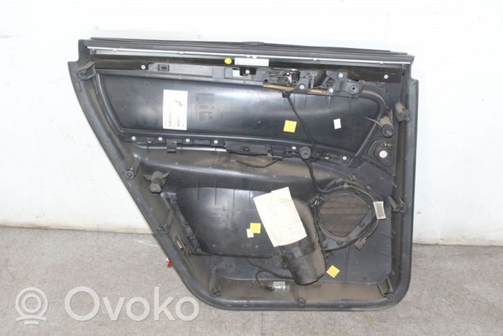 Audi Q7 4L Apmušimas galinių durų (obšifke) 