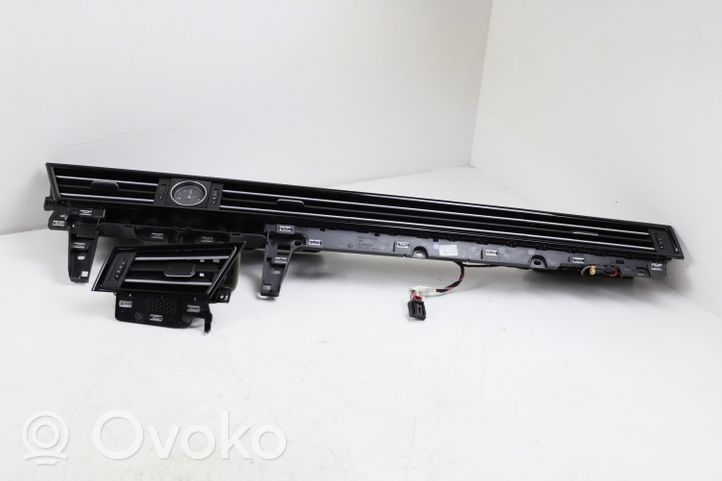 Volkswagen Passat Alltrack Dash center air vent grill 3G1858416F