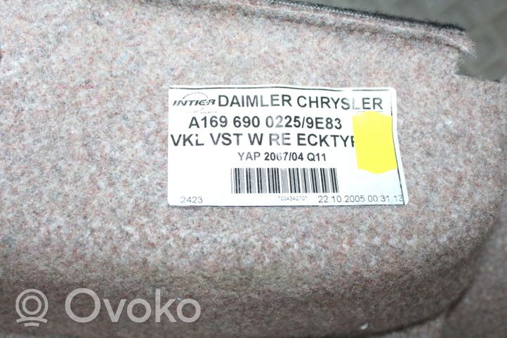 Mercedes-Benz A W169 Боковой отделочный щит A1696900225