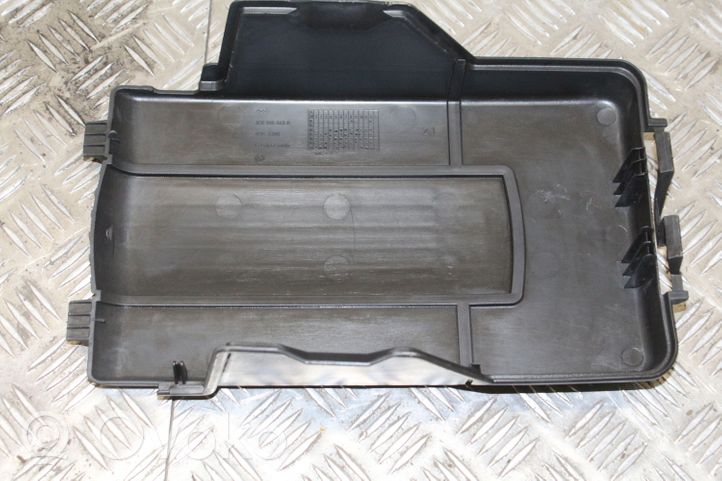 Seat Alhambra (Mk2) Tapa/cubierta para la caja de la batería 3C0915443A