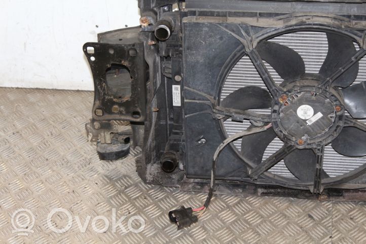 Volkswagen Golf VII Support de radiateur sur cadre face avant 5Q0121205C