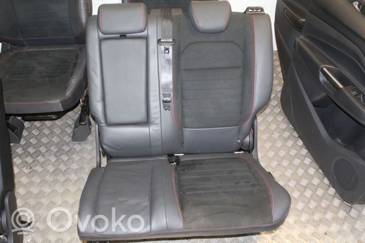 Ford Kuga II Tapicerka / Komplet 