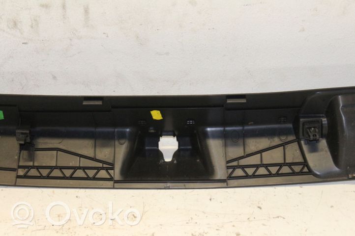 Mercedes-Benz GLA W156 Отделка замка A1567400172