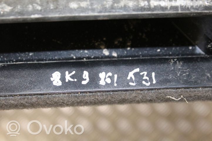 Audi A4 S4 B8 8K Tavaratilan kaukalon tekstiilikansi 8K9861531