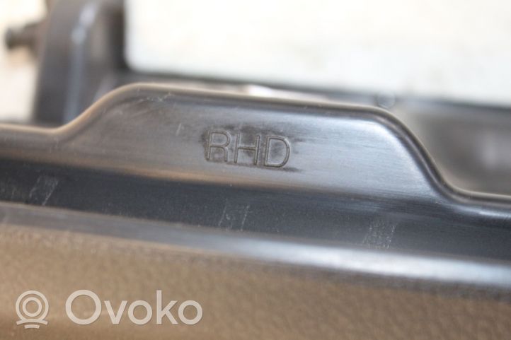 Nissan Qashqai Hansikaslokeron kannen suoja 689644EA0B