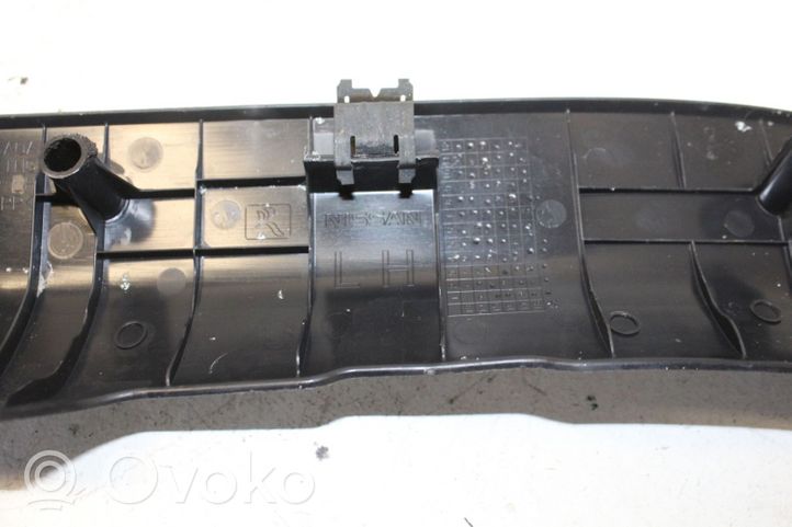 Nissan Qashqai Garniture de marche-pieds arrière 769B74EA0A