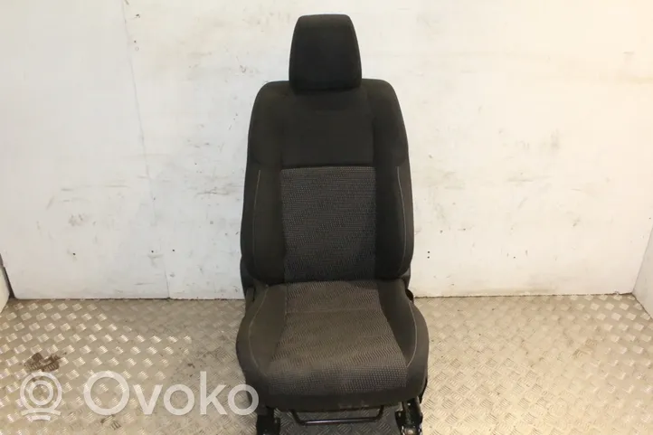 Toyota Auris E180 Tapicerka / Komplet KOMPLEKTAS