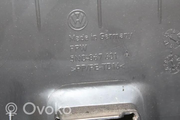 Volkswagen Tiguan Osłona tylnej klapy 5N0867601A