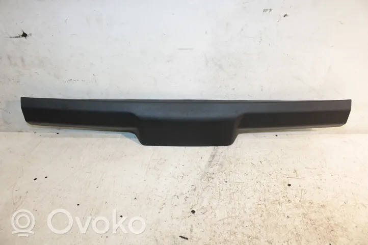 Toyota Auris E180 Takaluukun koristelista 6479002080