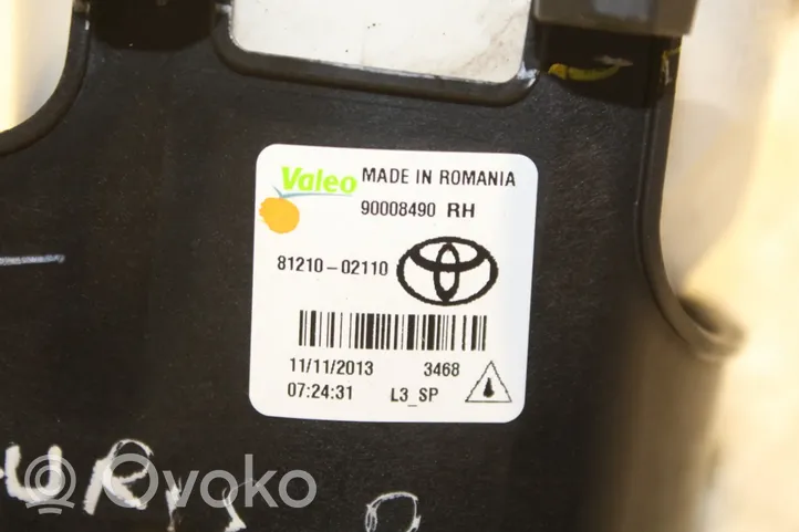 Toyota Auris E180 Priešrūkinis žibintas priekyje 81210-02110