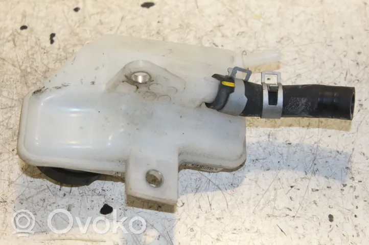 Nissan X-Trail T32 Brake fluid reservoir 0204824774