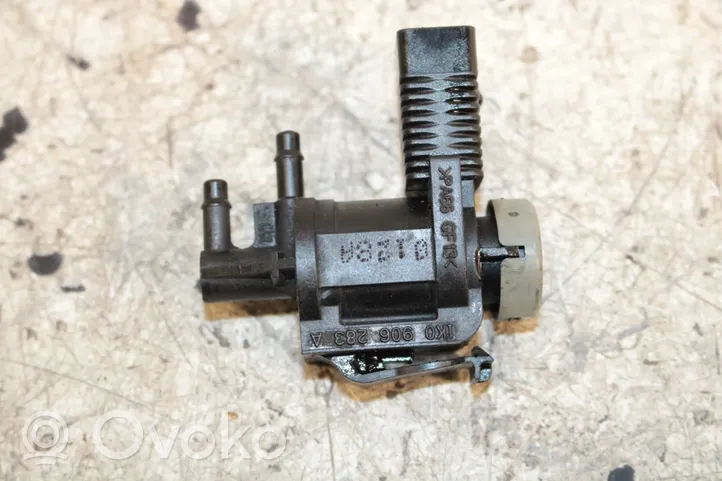 Volkswagen Tiguan Turbo solenoid valve 1K0906283A