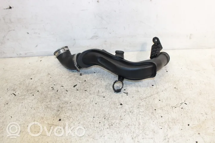 Volkswagen Tiguan Tube d'admission de tuyau de refroidisseur intermédiaire 5N0145770