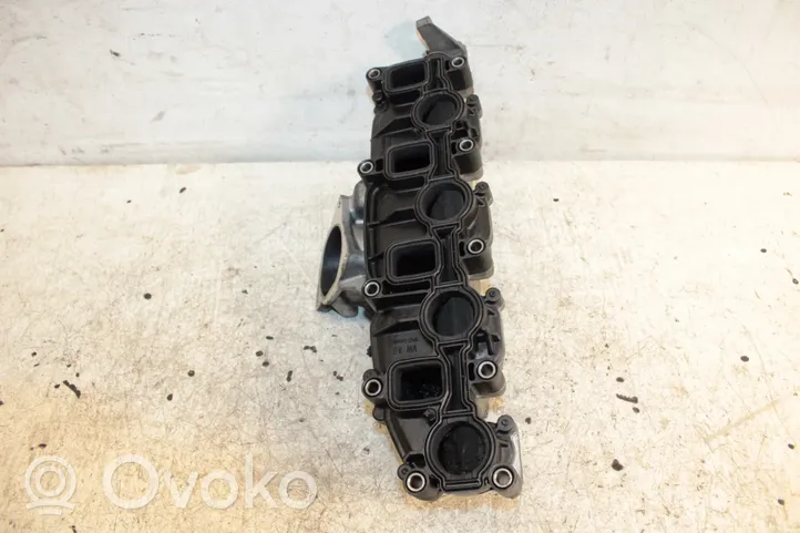 Volkswagen Tiguan Intake manifold 03L129711E