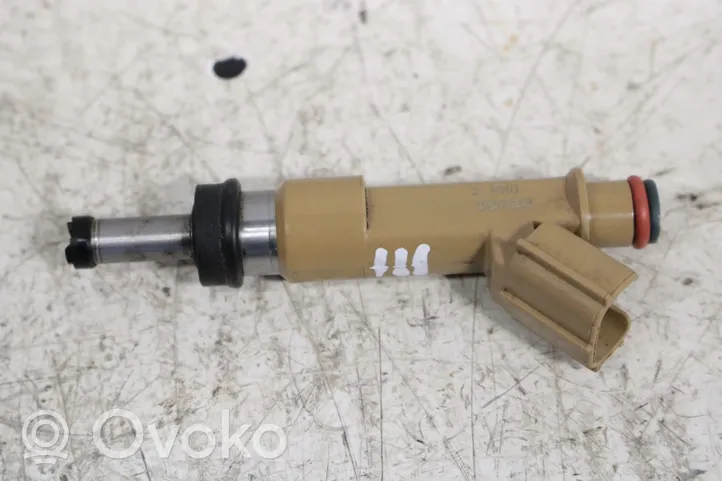 Toyota Auris E180 Injecteur de carburant 23250-0T030