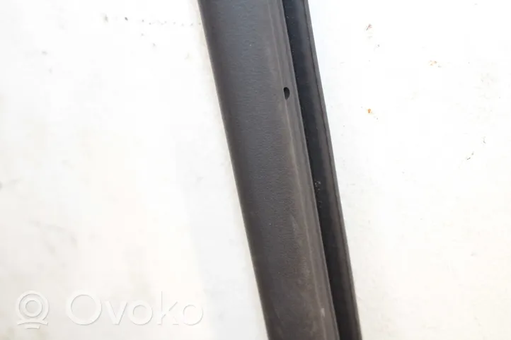 Volkswagen Tiguan Joint en caoutchouc de corps de porte avant 5N0867911