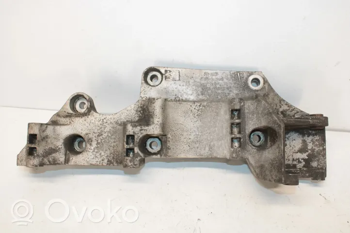 Audi A3 S3 8L Soporte del alternador 06A903143P