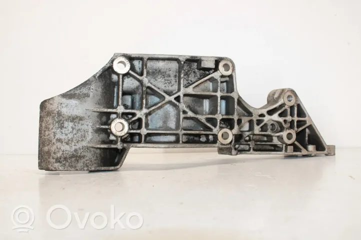 Audi A3 S3 8L Soporte del alternador 06A903143P