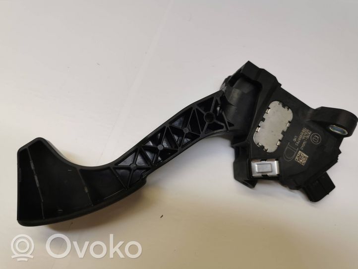 Toyota RAV 4 (XA40) Accelerator throttle pedal 781100W040