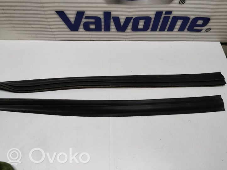 Toyota RAV 4 (XA40) Rivestimento anteriore minigonna laterale 